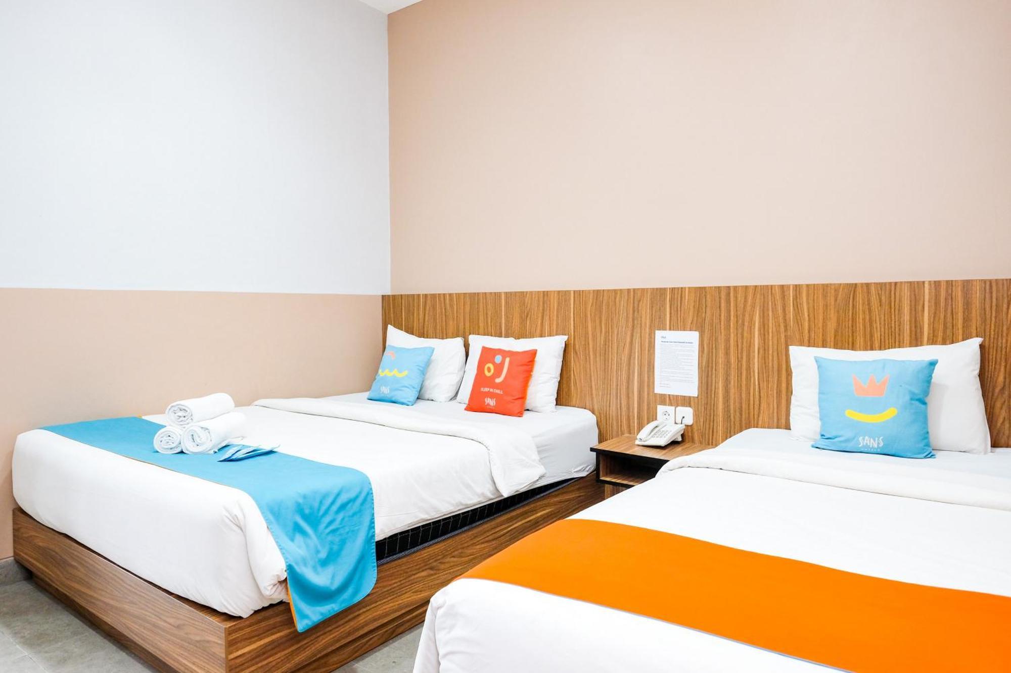 Sans Hotel Rajawali Surabaya By Reddoorz Krembangan Dış mekan fotoğraf