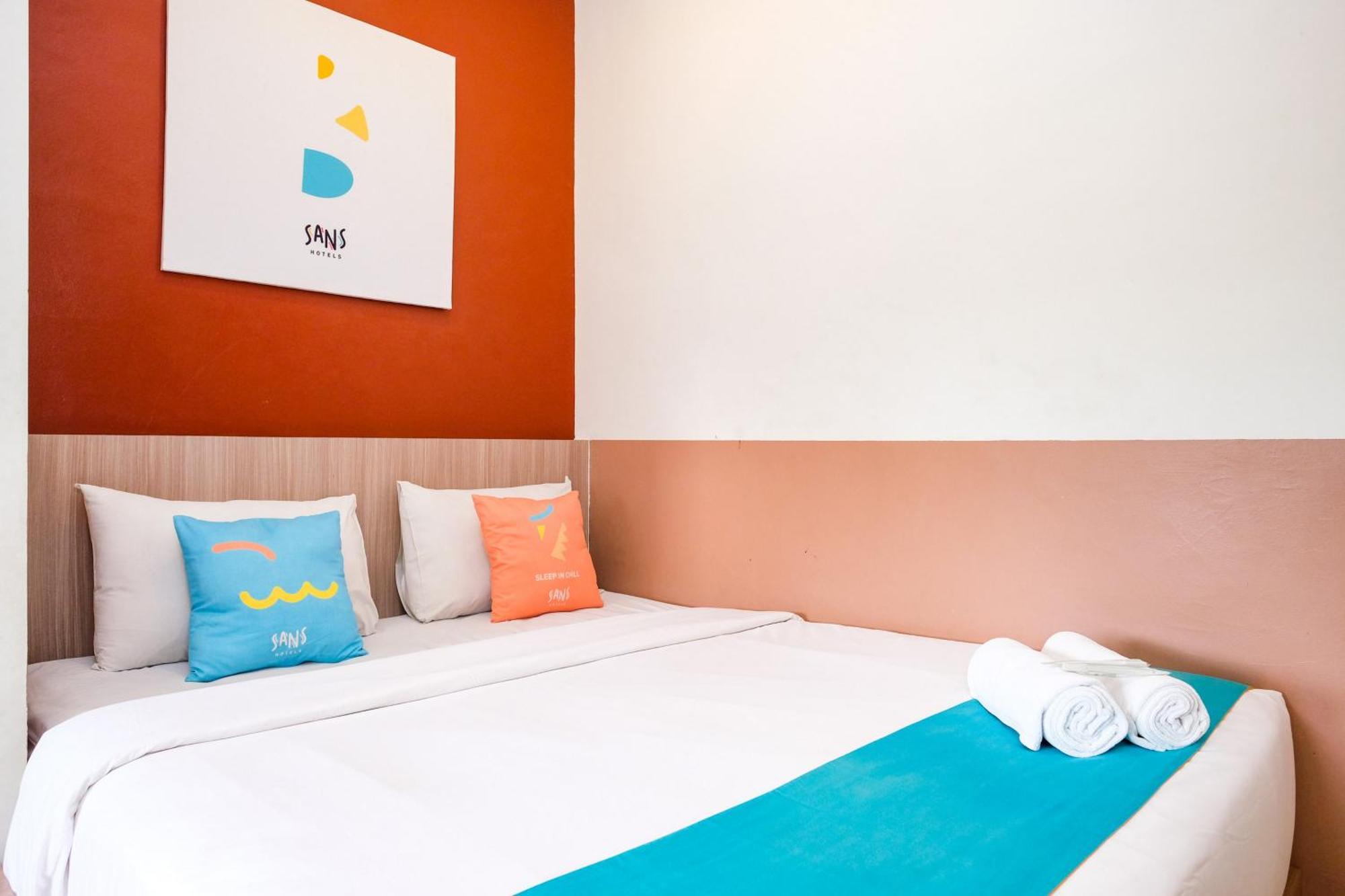 Sans Hotel Rajawali Surabaya By Reddoorz Krembangan Dış mekan fotoğraf