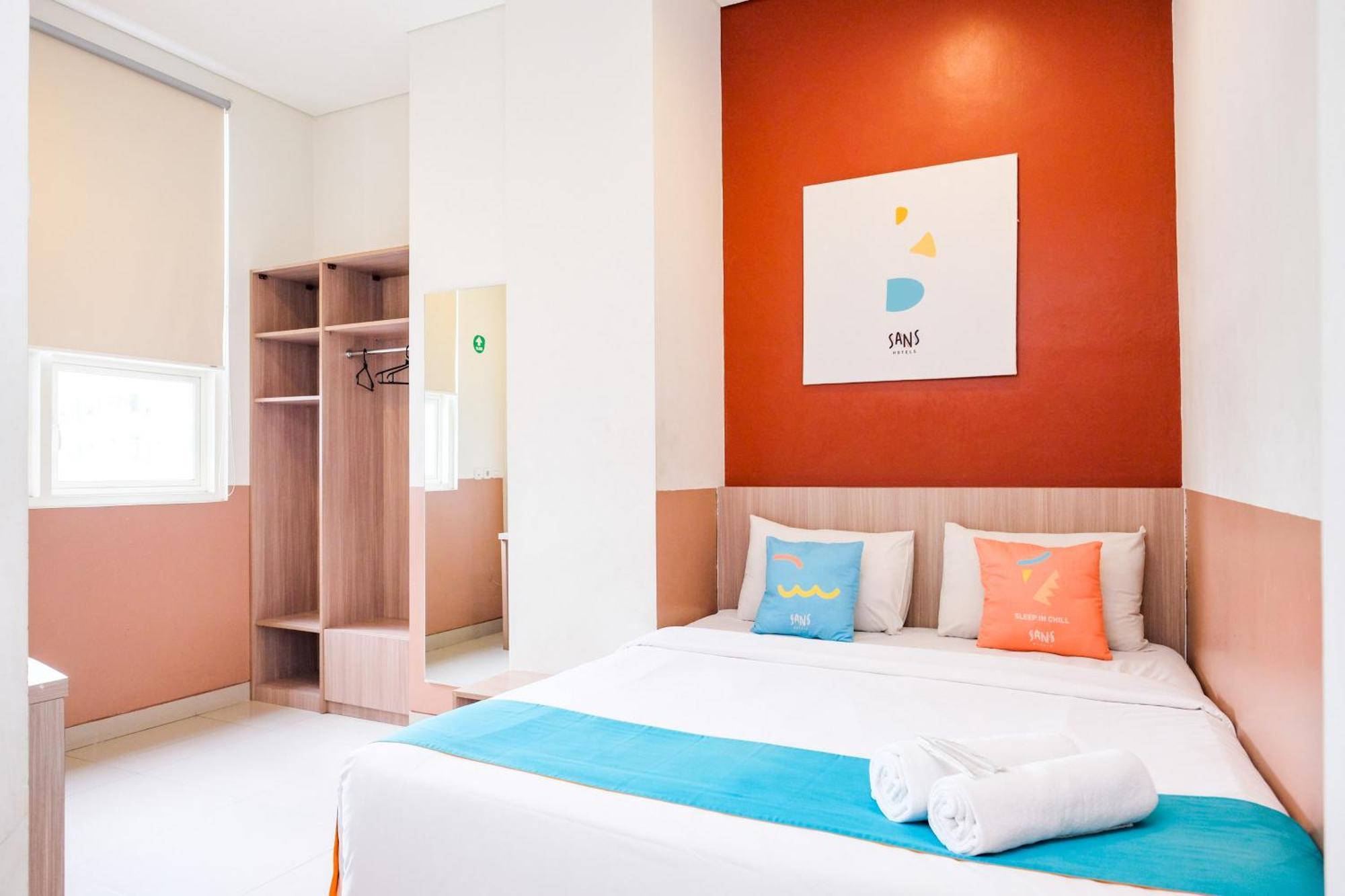 Sans Hotel Rajawali Surabaya By Reddoorz Krembangan Dış mekan fotoğraf